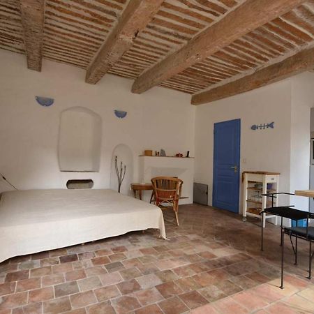Appartement Studio De La Cheminee Et Studio De La Place à Sigonce Extérieur photo
